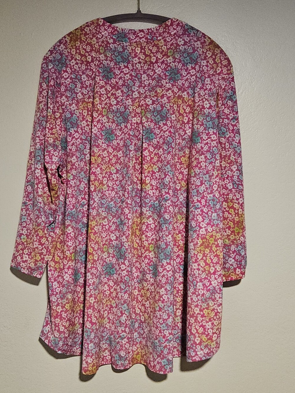 Dear Scarlett Lizzy Relaxed Flowy V-Neck Pink Floral Roll-Tab Tunic Size 2X NWT - Picture 3 of 9